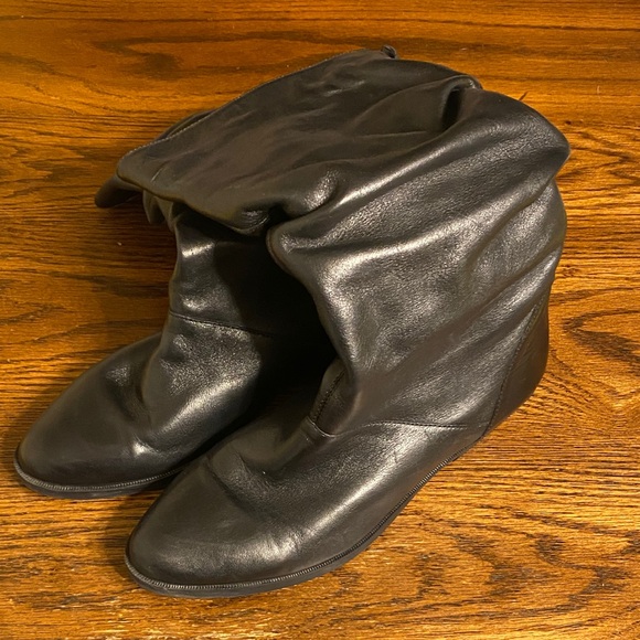 Women’s Black Slouchy Leather Boots - Picture 2 of 9